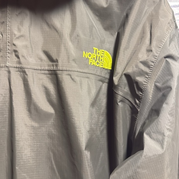 Northface Hyvent Rain jacket - Picture 8 of 8